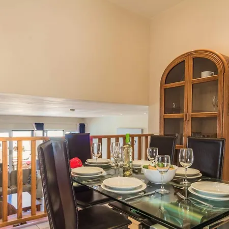 ヴィラ Isabella By *